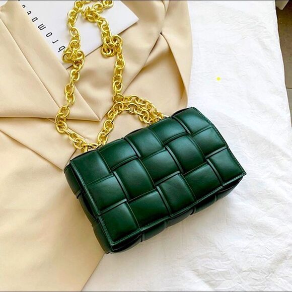 QUILTED SQUARE DESIGN CHAIN-LINK BAG - Picture 2 of 5